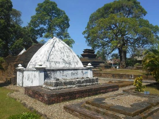 tallo-kings-cemetery